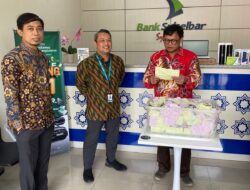Bermitra dengan Unismuh Makassar, BPD Sulselbar Bagi-bagi Hadiah ke Mahasiswa